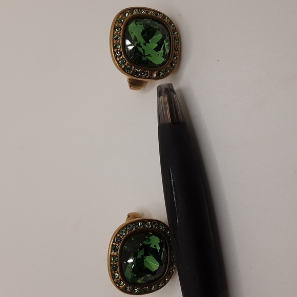 Vintage Givenchy Green Crystal Clip-on Earrings - Picture 16 of 16